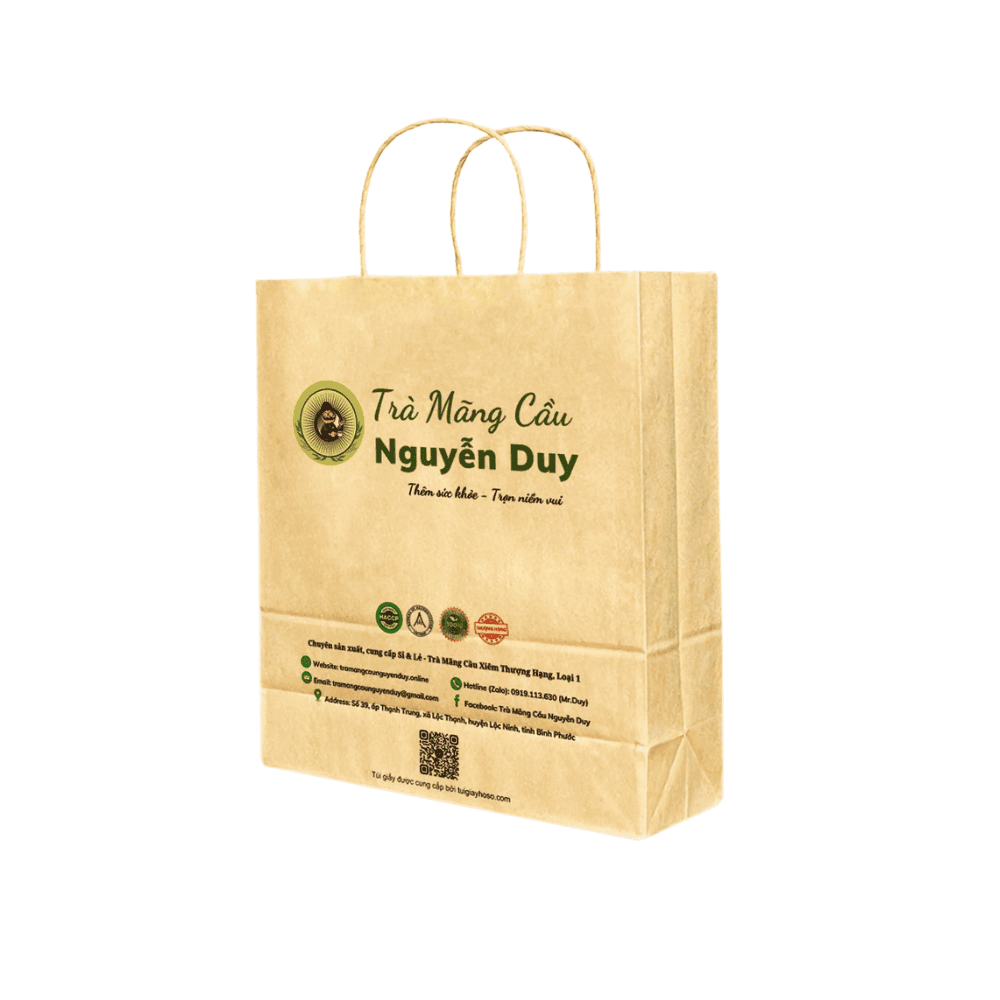Túi giấy mang nhận diện Nguyễn Duy trong bộ ảnh thương hiệu